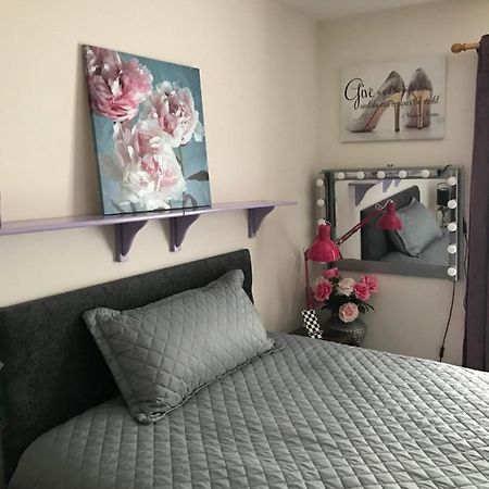 The Glam Cave Apartment Bushbury Luaran gambar