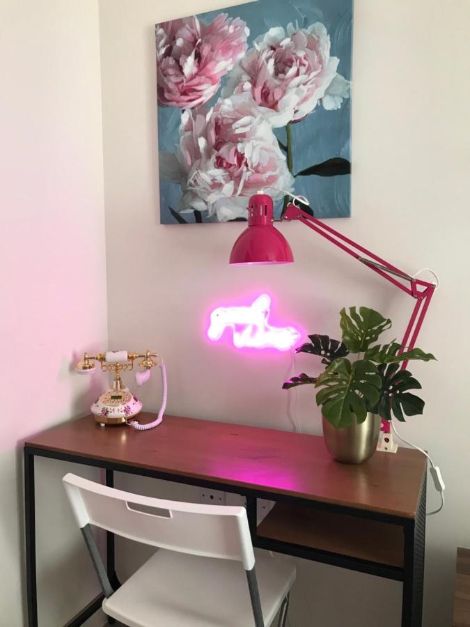 The Glam Cave Apartment Bushbury Luaran gambar